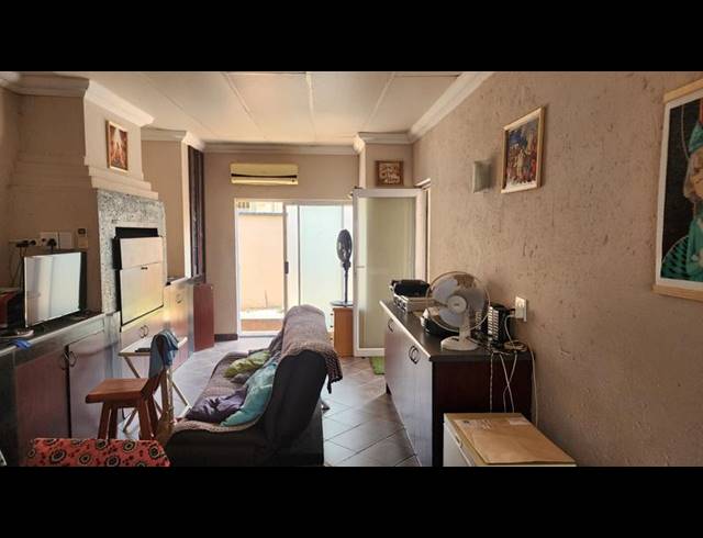 3 BEDROOM TOWNHOUSE FOR SALE IN ANNLIN